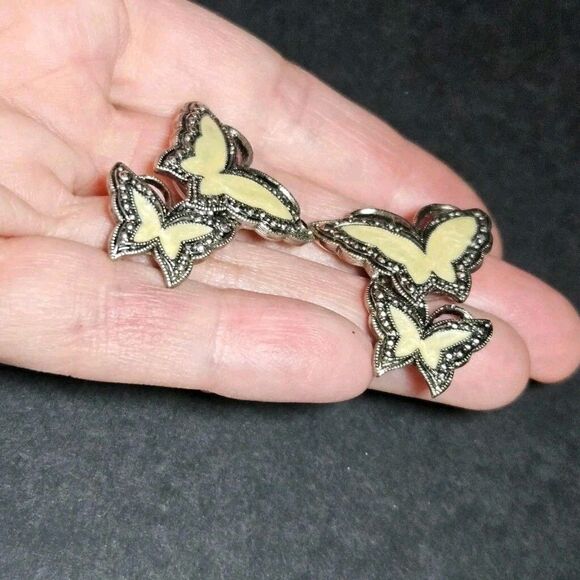 Silver Tone Avon Shimmery Cream Enamel Butterfly Earrings Vintage - Picture 2 of 10